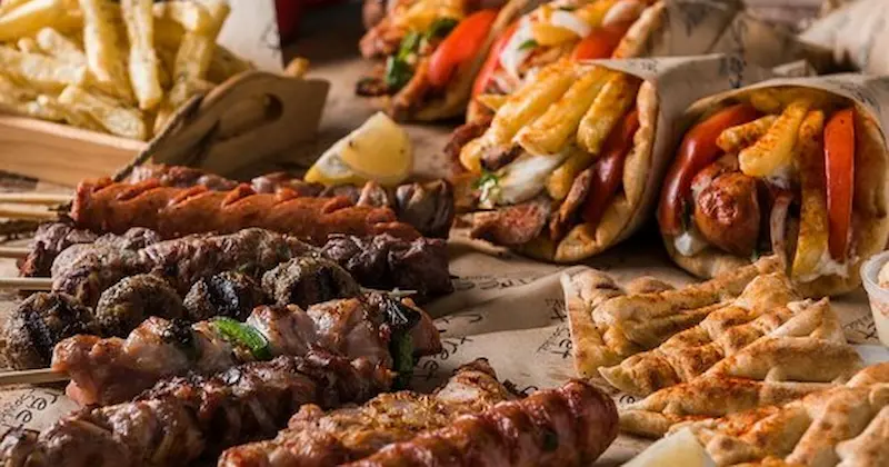 Food and Drinks Near Ilisia